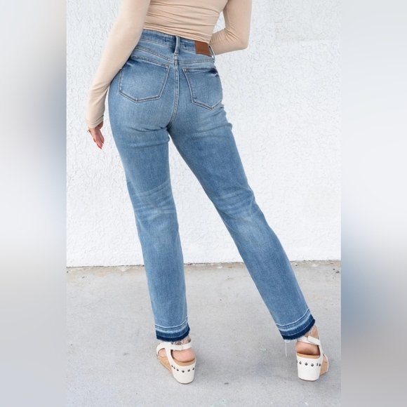 Judy Blue Mid Rise Rigid Magic Straight Leg Released Hem Jeans Regular Plus NEW - Picture 14 of 16